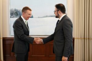 Президент Латвии попробует выяснить, когда же начнут ездить новые электропоезда